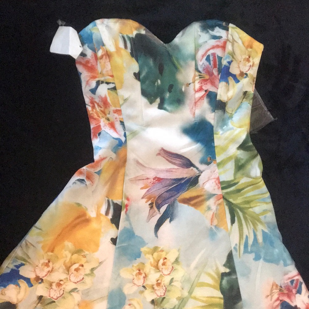 Wow couture dress - Picture 2 of 4